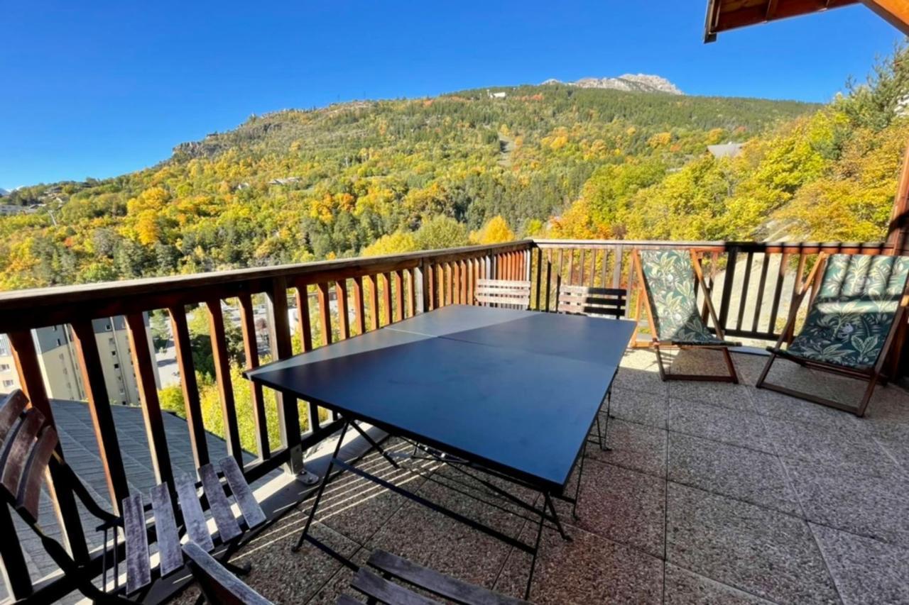 Ferienwohnung Large Chalet With Terrace And View In Briancon Exterior foto